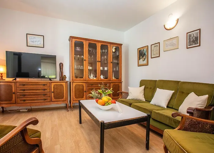 Knez Villa Gata