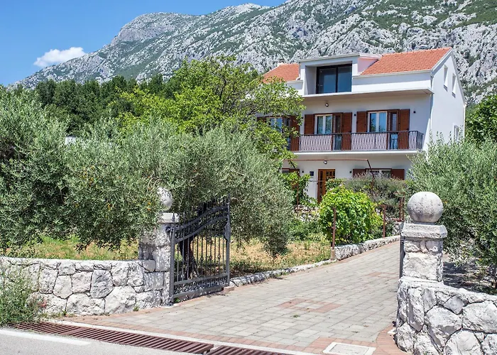 Knez Villa
