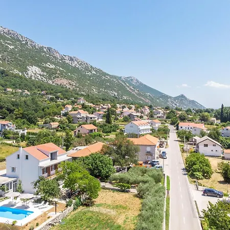 Villa Knez *